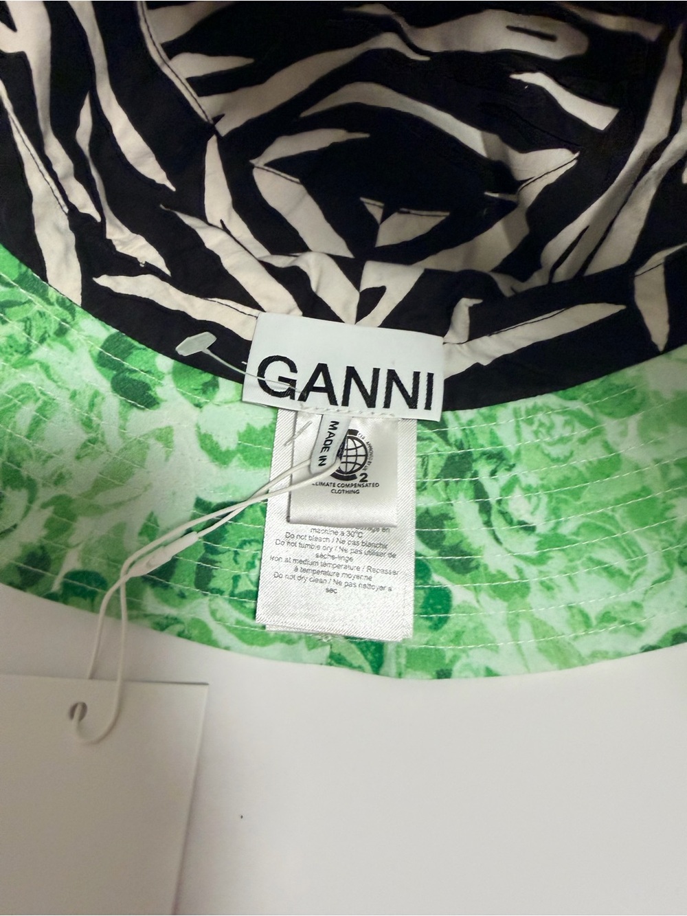 NWT GANNI Zebra & Green Floral Bucket Hat - Picture 5 of 6